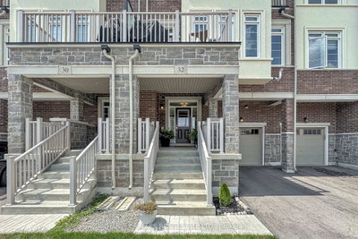 32 Mel Irving Drive • Bradford West Gwillimbury, ON photo 2