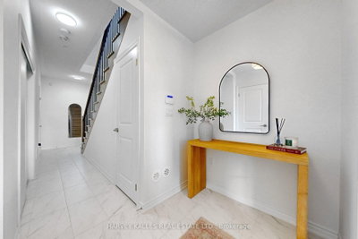 32 Mel Irving Drive • Bradford West Gwillimbury, ON photo 5