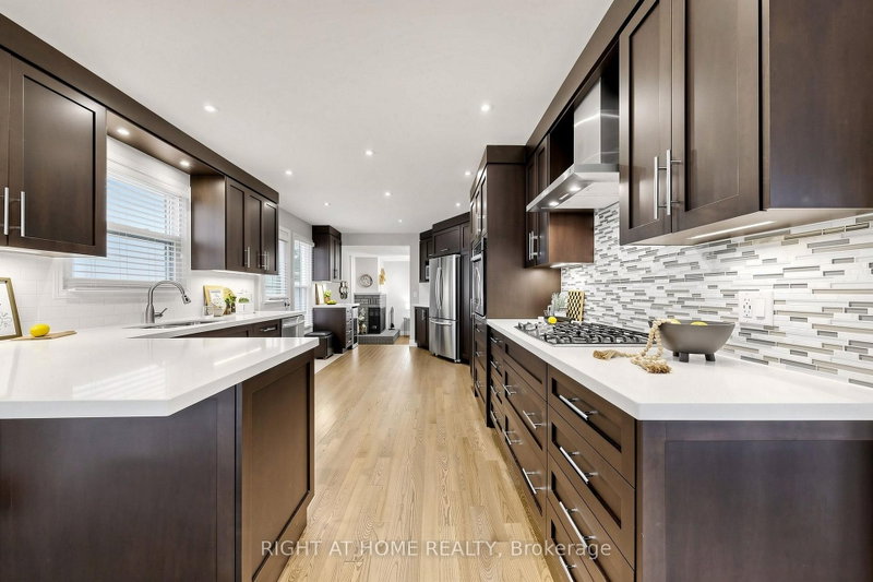 16 Rosemead Close