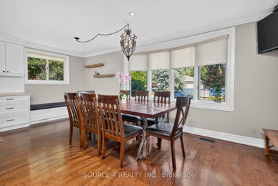 51 Knowles Crescent • Aurora, ON photo 8