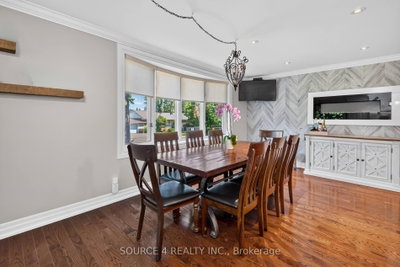 51 Knowles Crescent • Aurora, ON photo 9