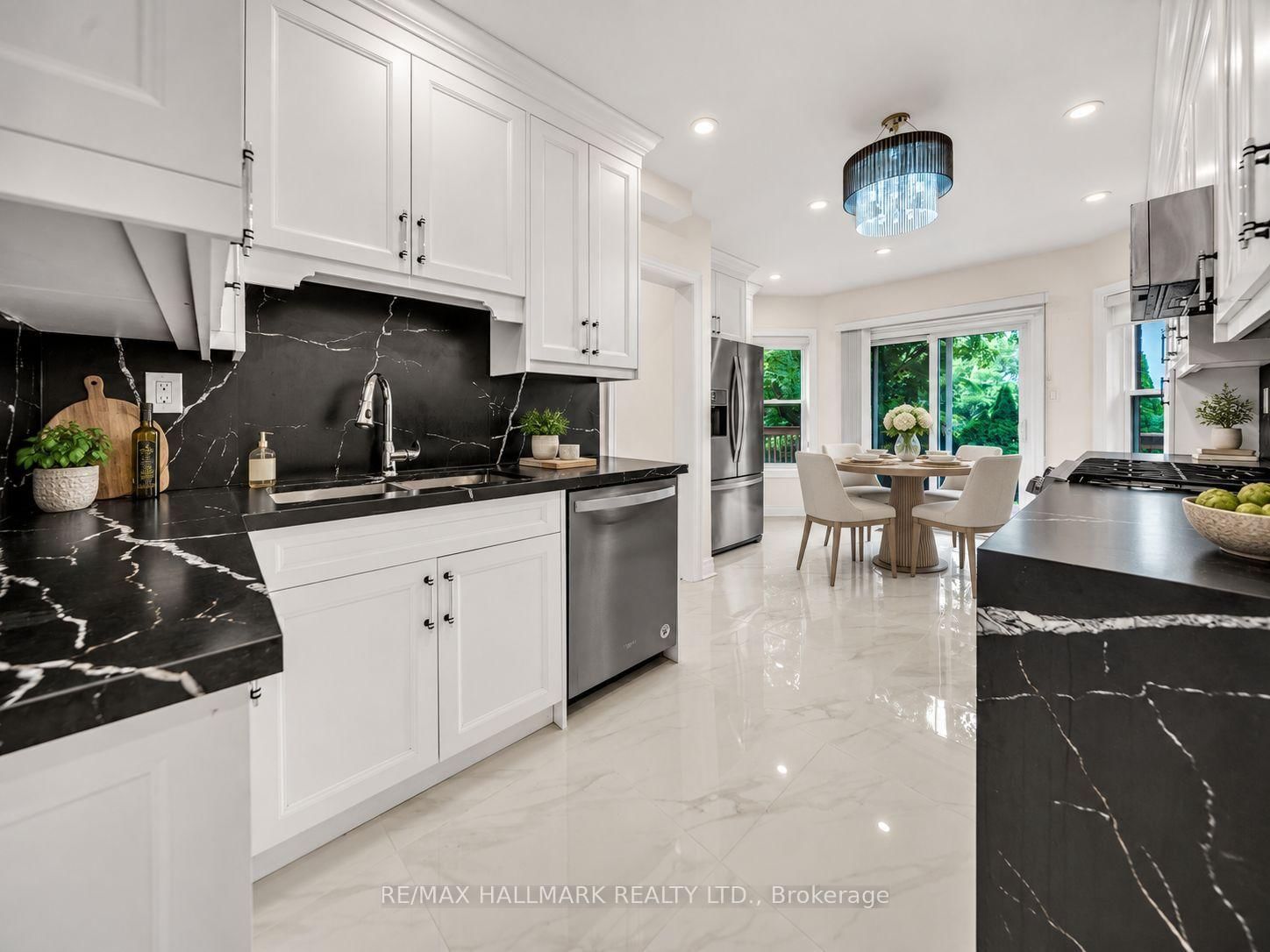 872 Hilton Boulevard • Newmarket, ON photo 14