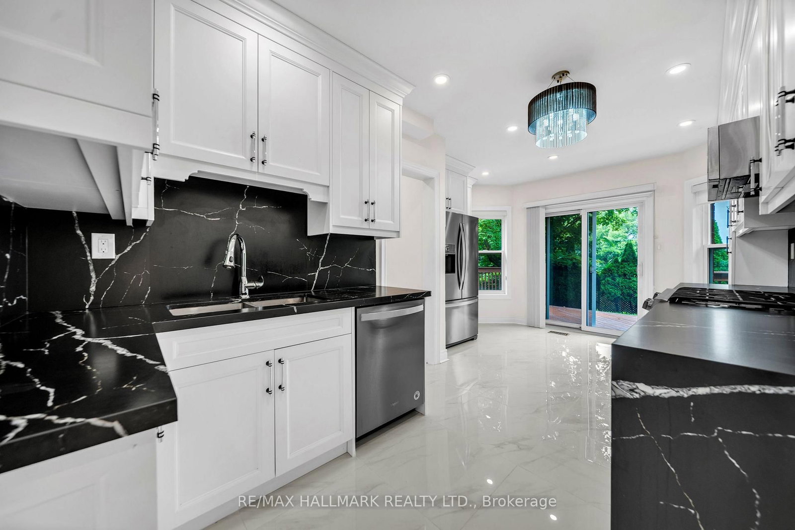 872 Hilton Boulevard • Newmarket, ON photo 15