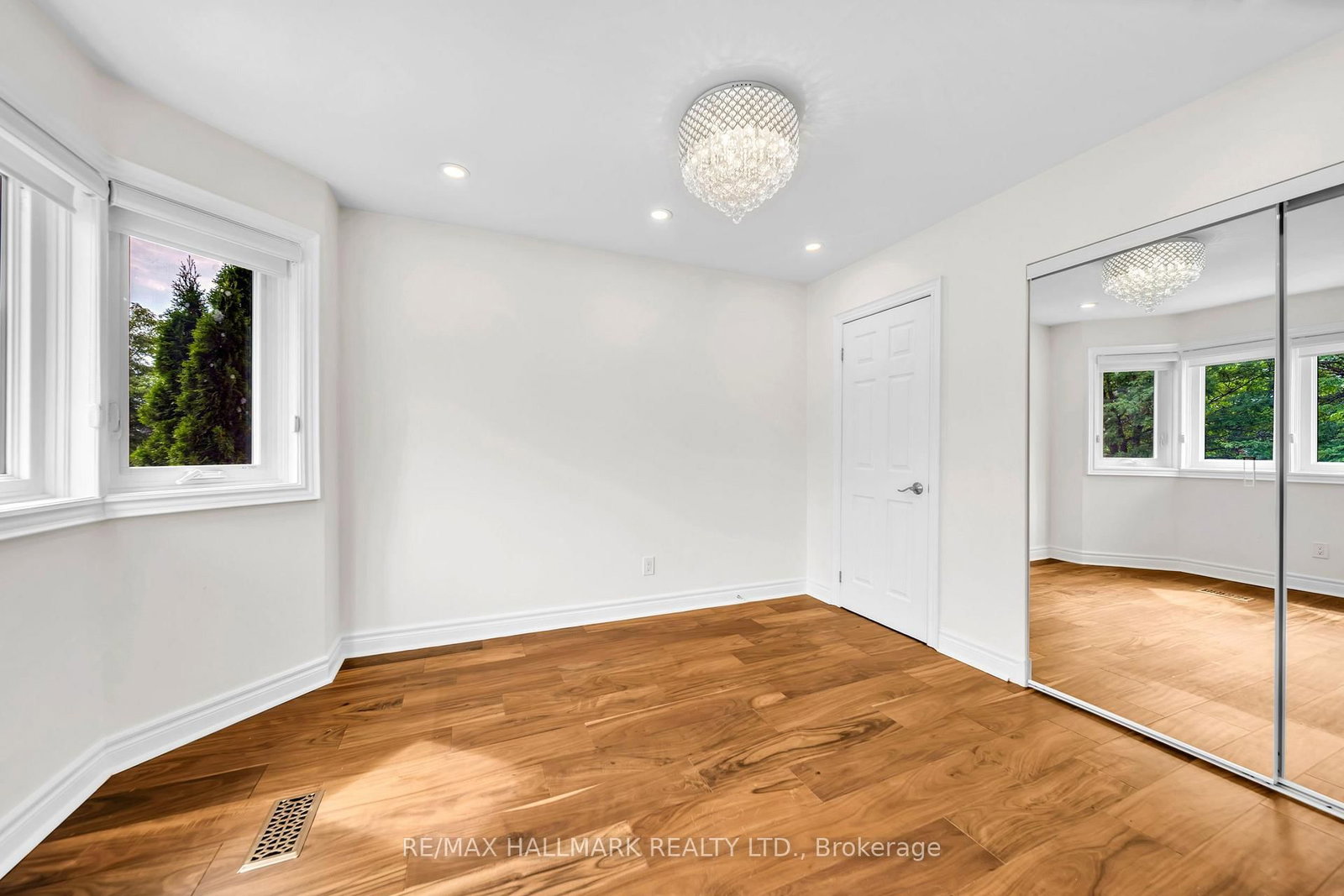 872 Hilton Boulevard • Newmarket, ON photo 24