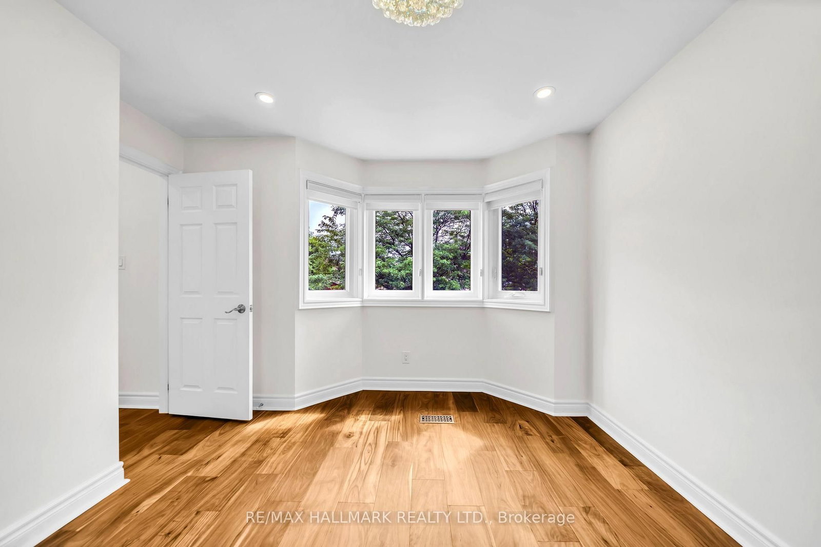 872 Hilton Boulevard • Newmarket, ON photo 25