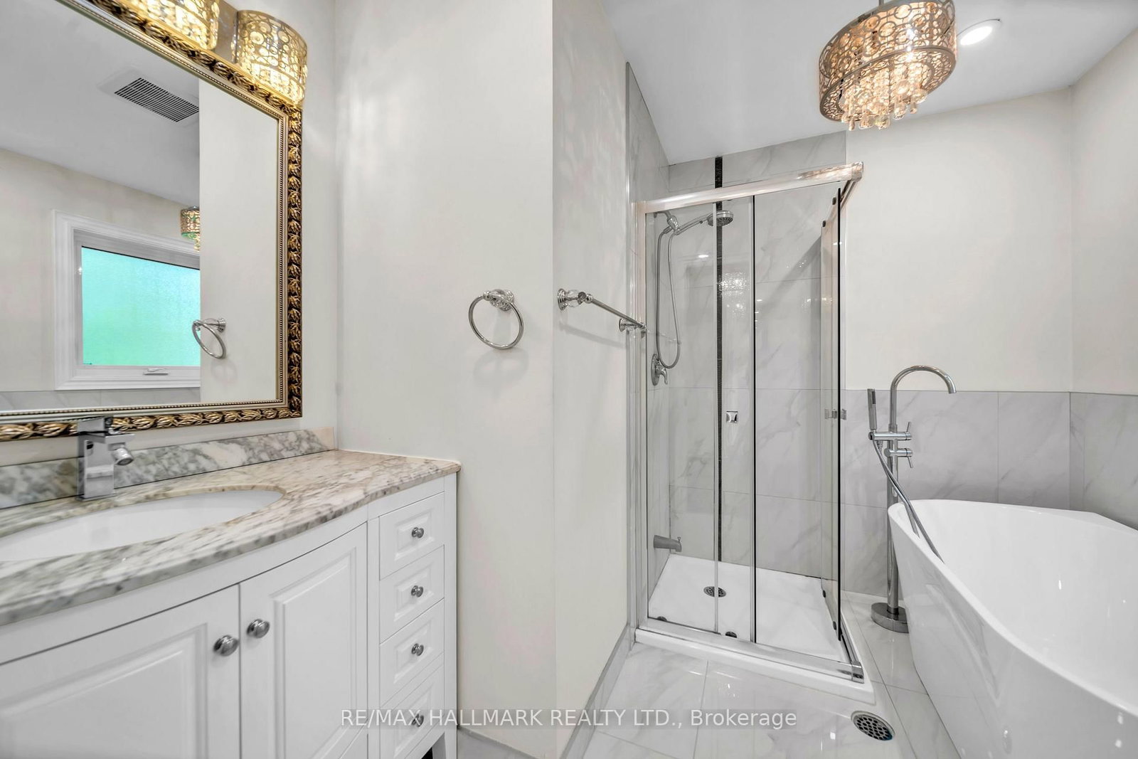 872 Hilton Boulevard • Newmarket, ON photo 35