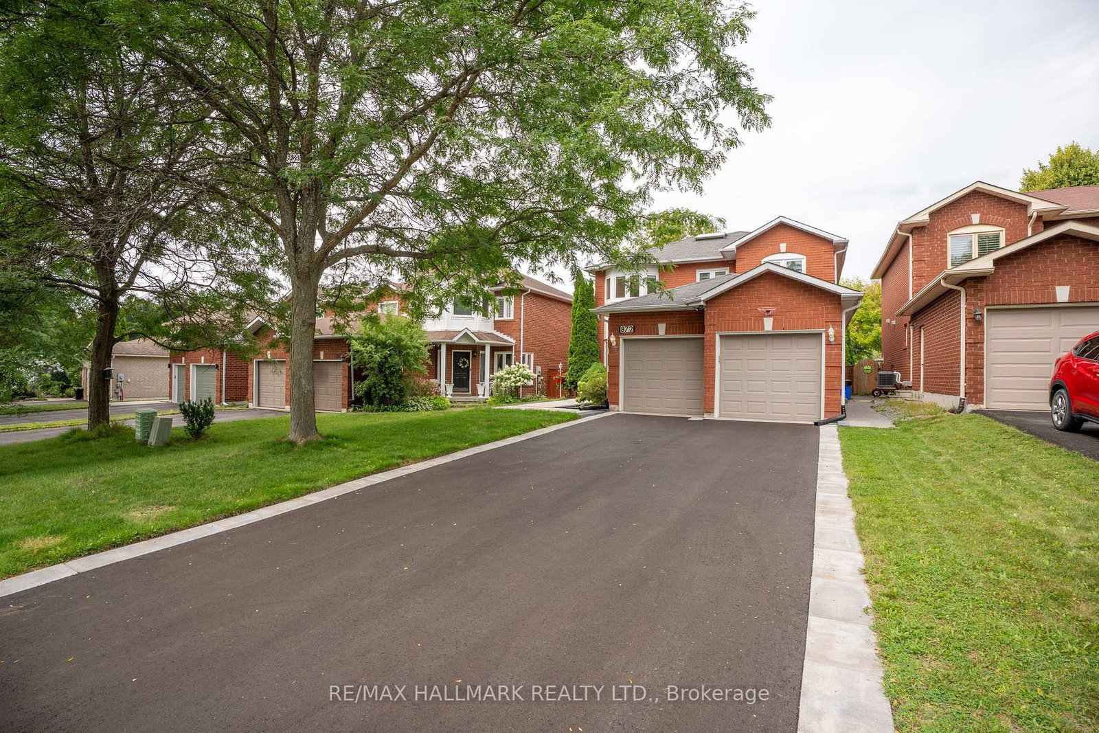 872 Hilton Boulevard • Newmarket, ON photo 4