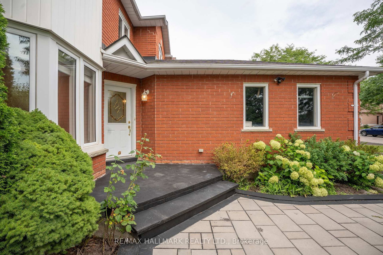 872 Hilton Boulevard • Newmarket, ON photo 7