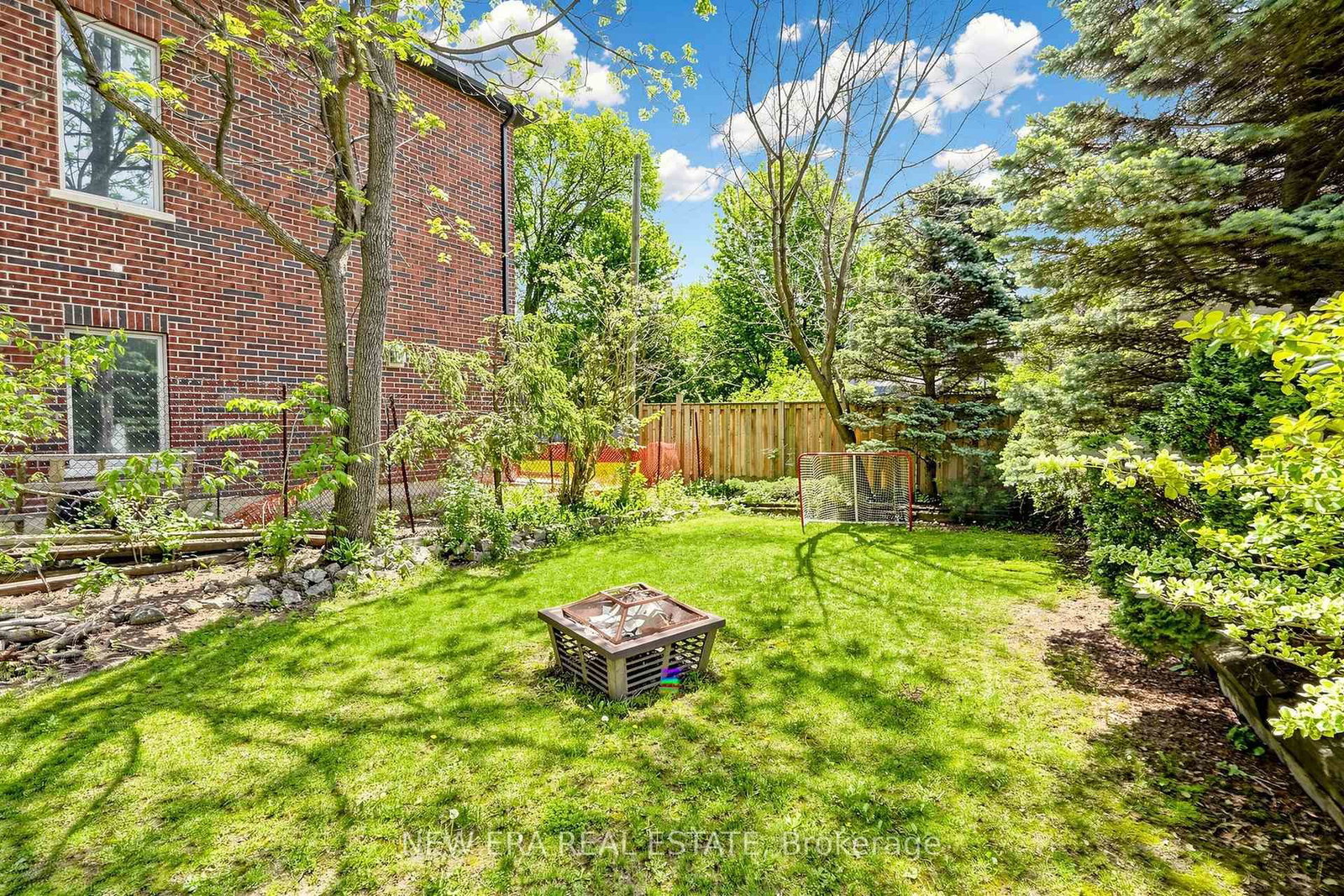 197 Lucas Street • Richmond Hill, ON photo 39