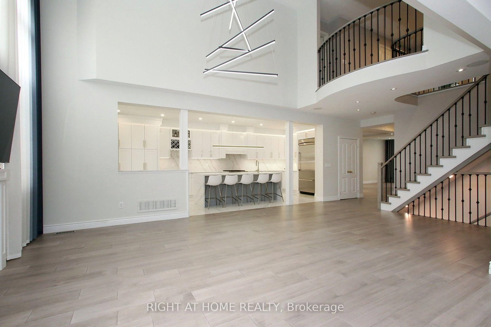133 Woodville Drive • Vaughan, ON photo 11