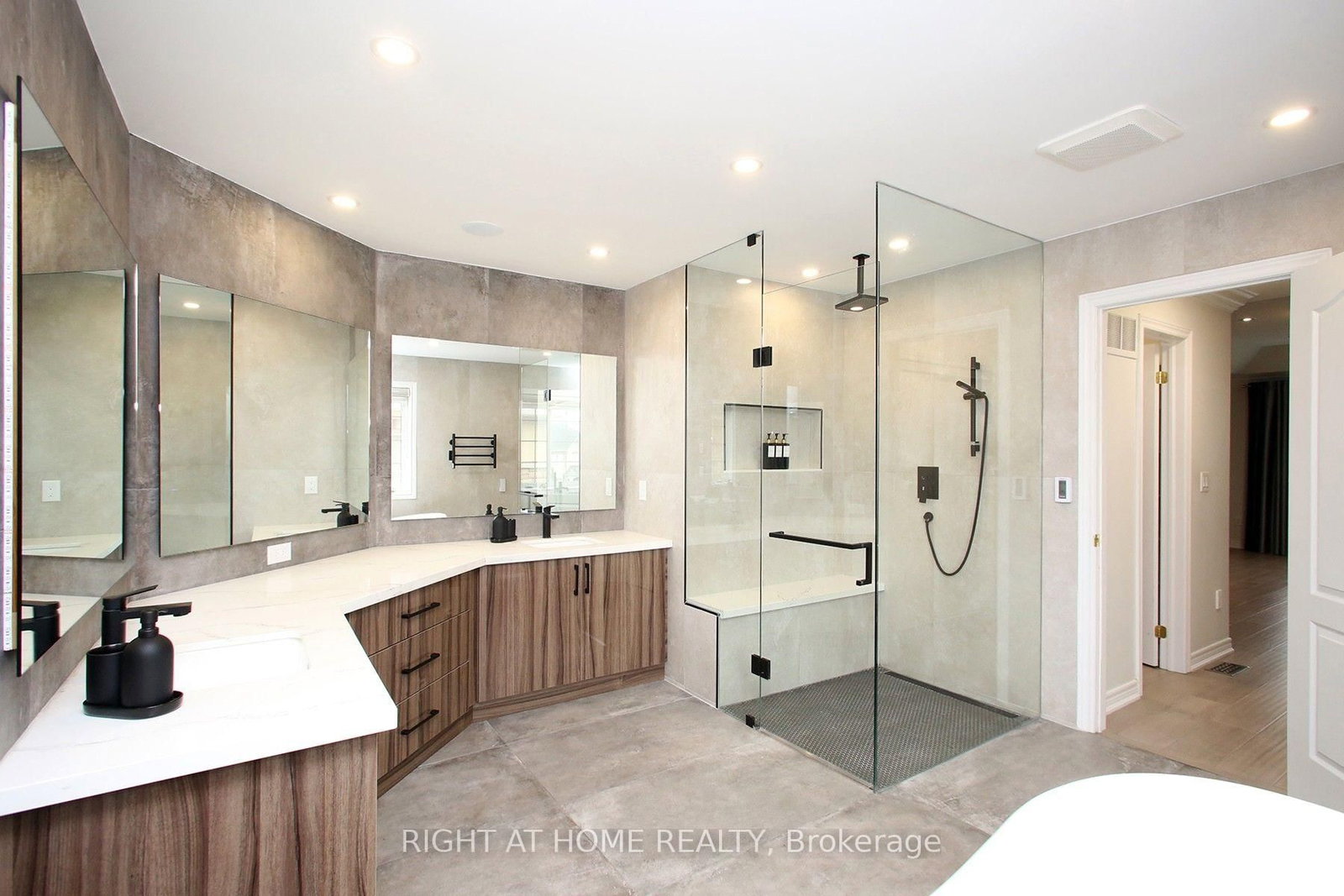 133 Woodville Drive • Vaughan, ON photo 22