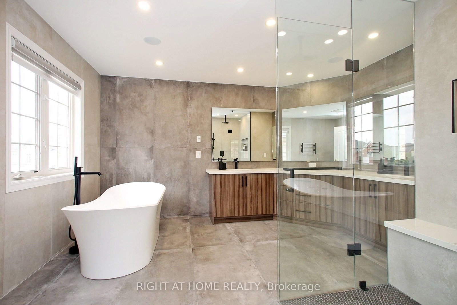 133 Woodville Drive • Vaughan, ON photo 23