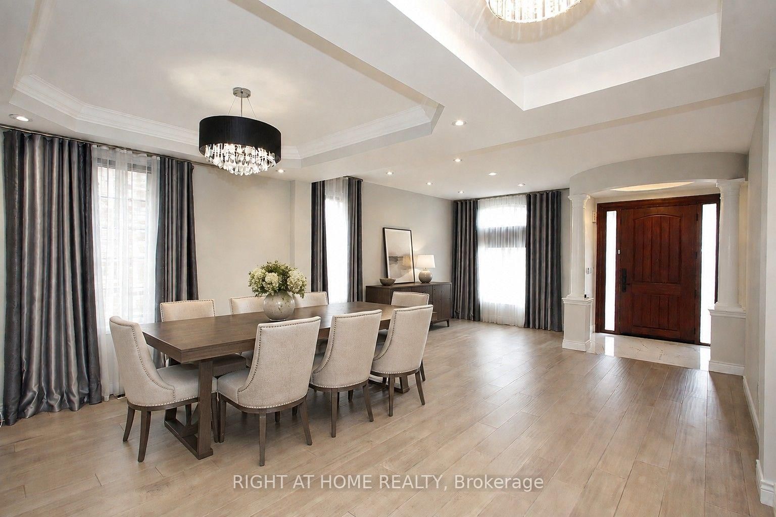 133 Woodville Drive • Vaughan, ON photo 4