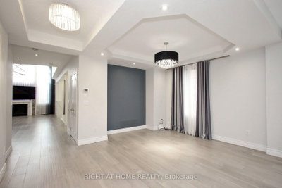 133 Woodville Drive • Vaughan, ON photo 8