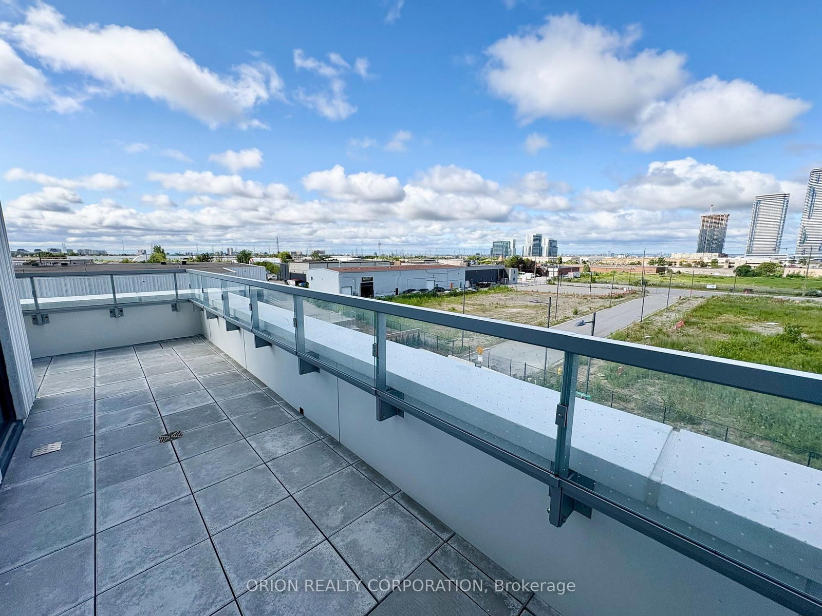 21 Meadowdale Road, Unit 302 - Photo 17