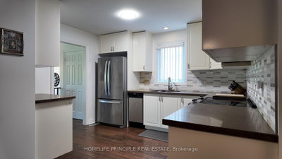 18 D'Amato Crescent E • Vaughan, ON photo 8