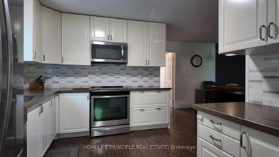 18 D'Amato Crescent E • Vaughan, ON photo 9