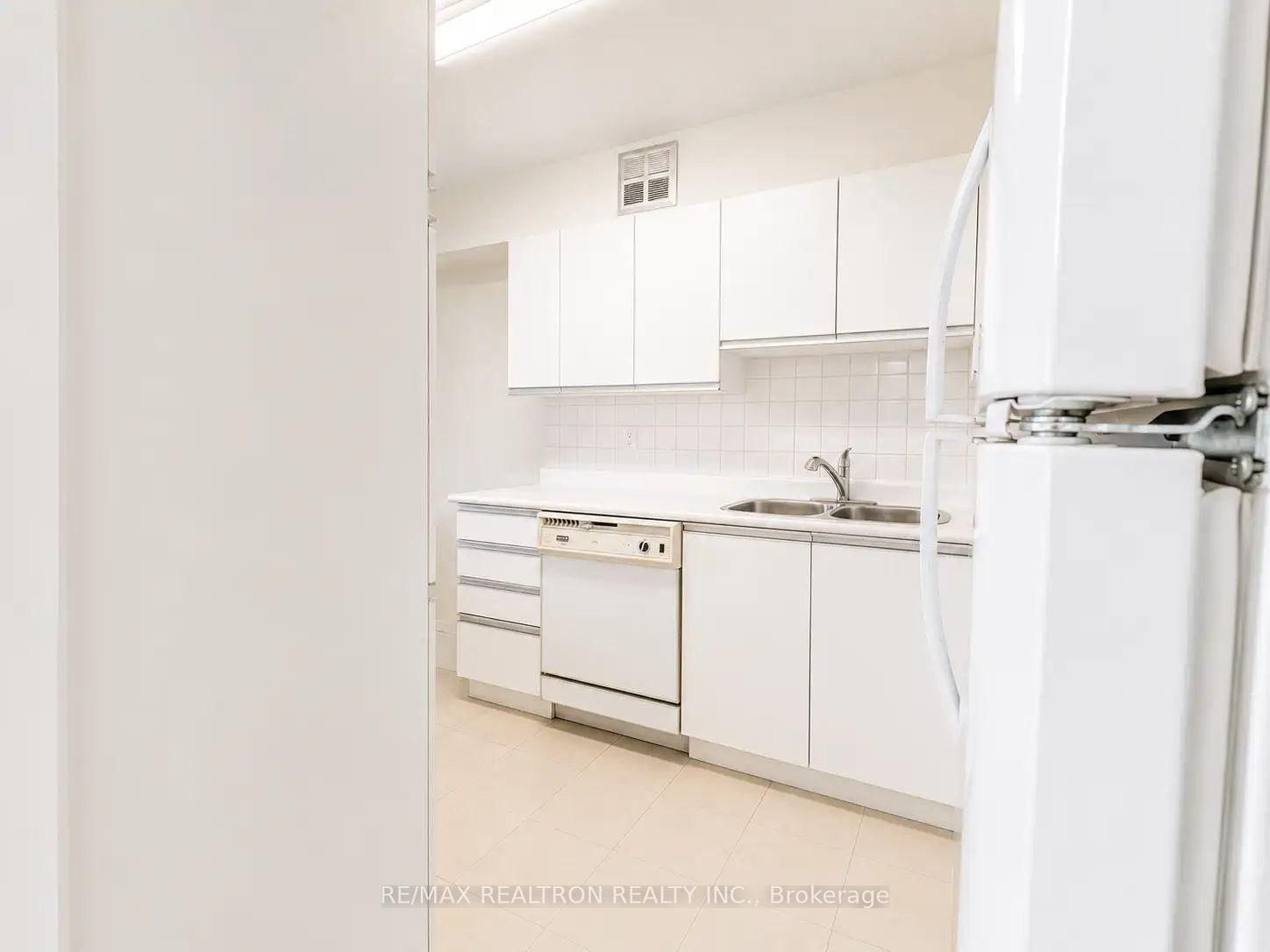 40 Baif Boulevard S • #506 • Richmond Hill, ON photo 14