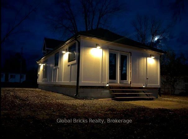 899 Maplewood Drive • Innisfil, ON photo 1