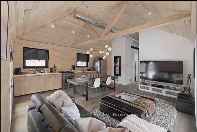899 Maplewood Drive • Innisfil, ON photo 4