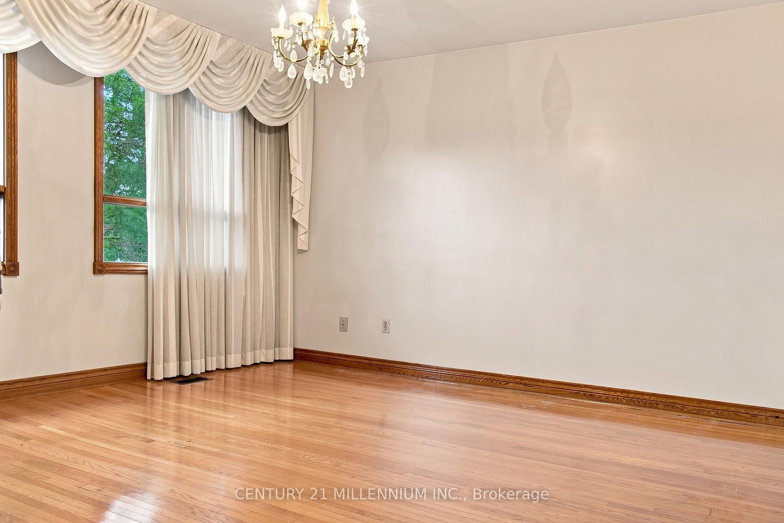 44 Wigwoss Drive • Vaughan, ON photo 12