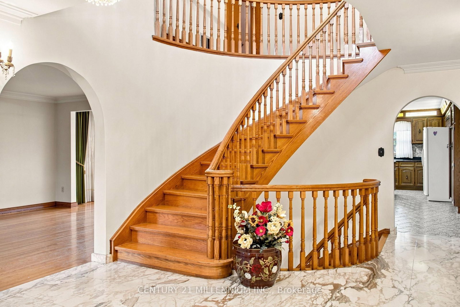 44 Wigwoss Drive • Vaughan, ON photo 5