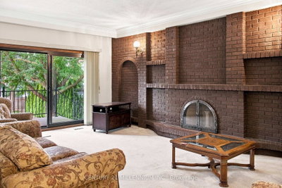 44 Wigwoss Drive • Vaughan, ON photo 8
