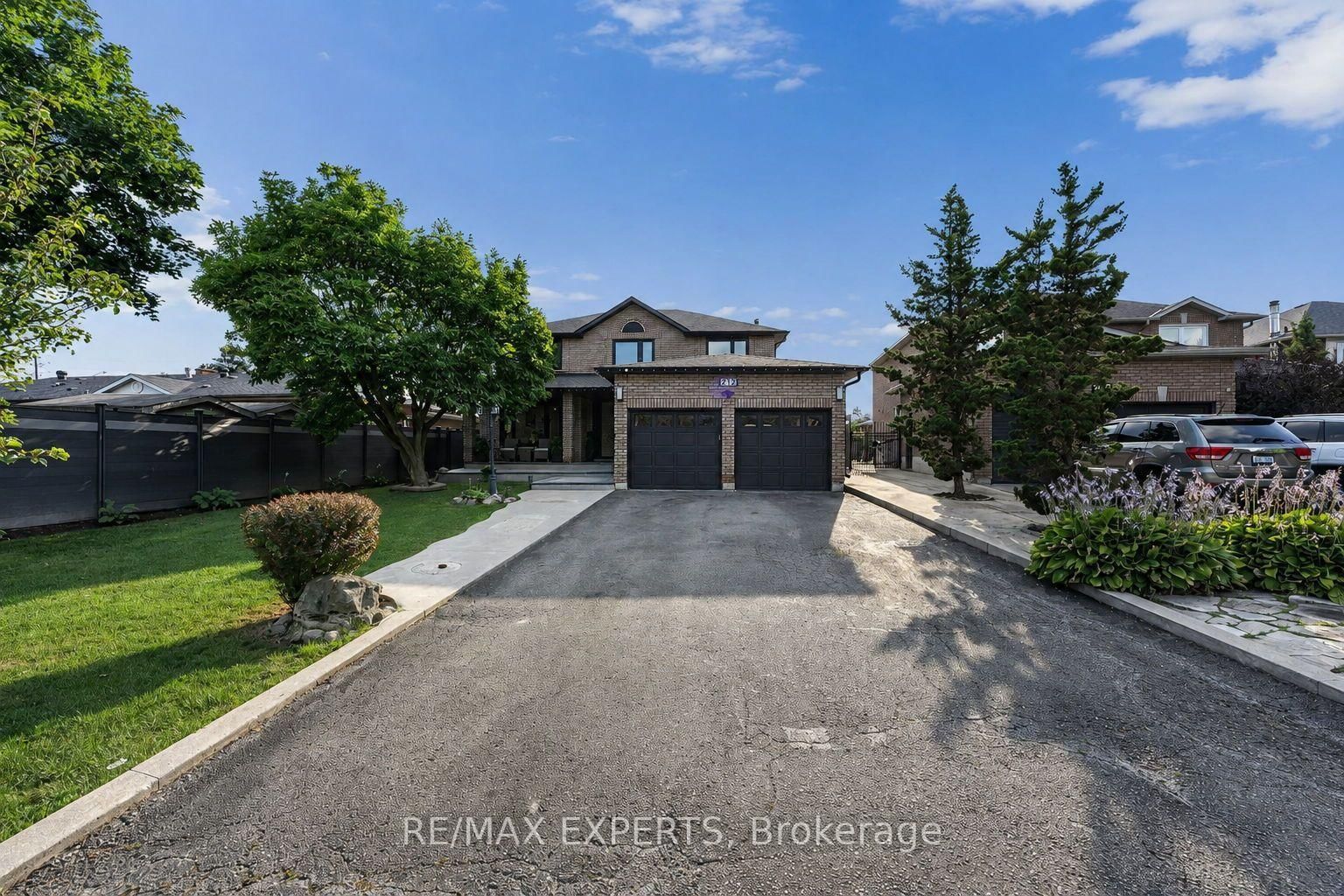 212 Bordeaux Drive • Vaughan, ON photo 1