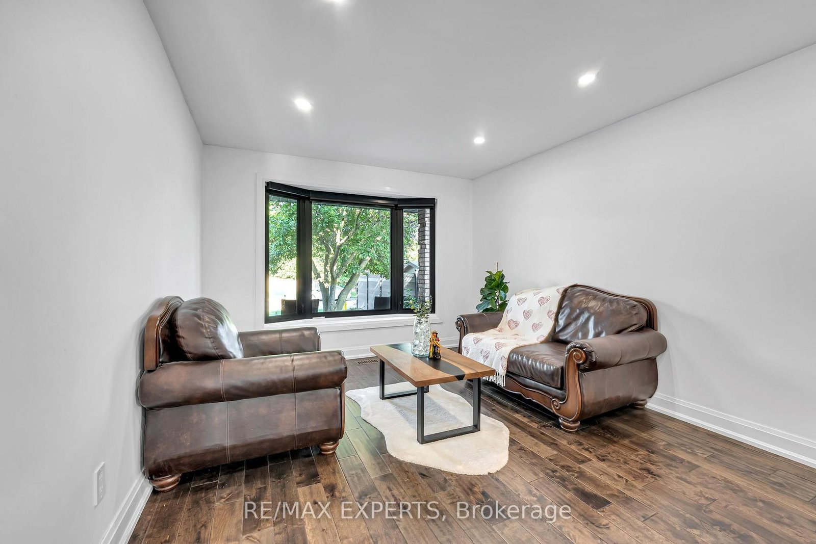 212 Bordeaux Drive • Vaughan, ON photo 10