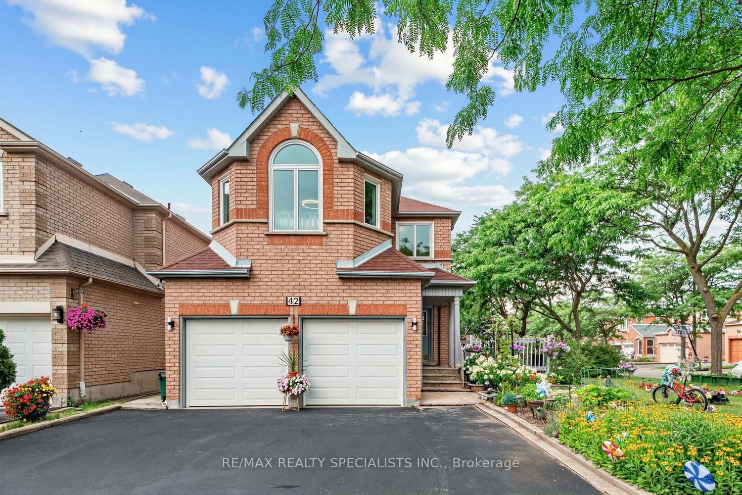 42 STANLEY Lane • Markham, ON photo 1