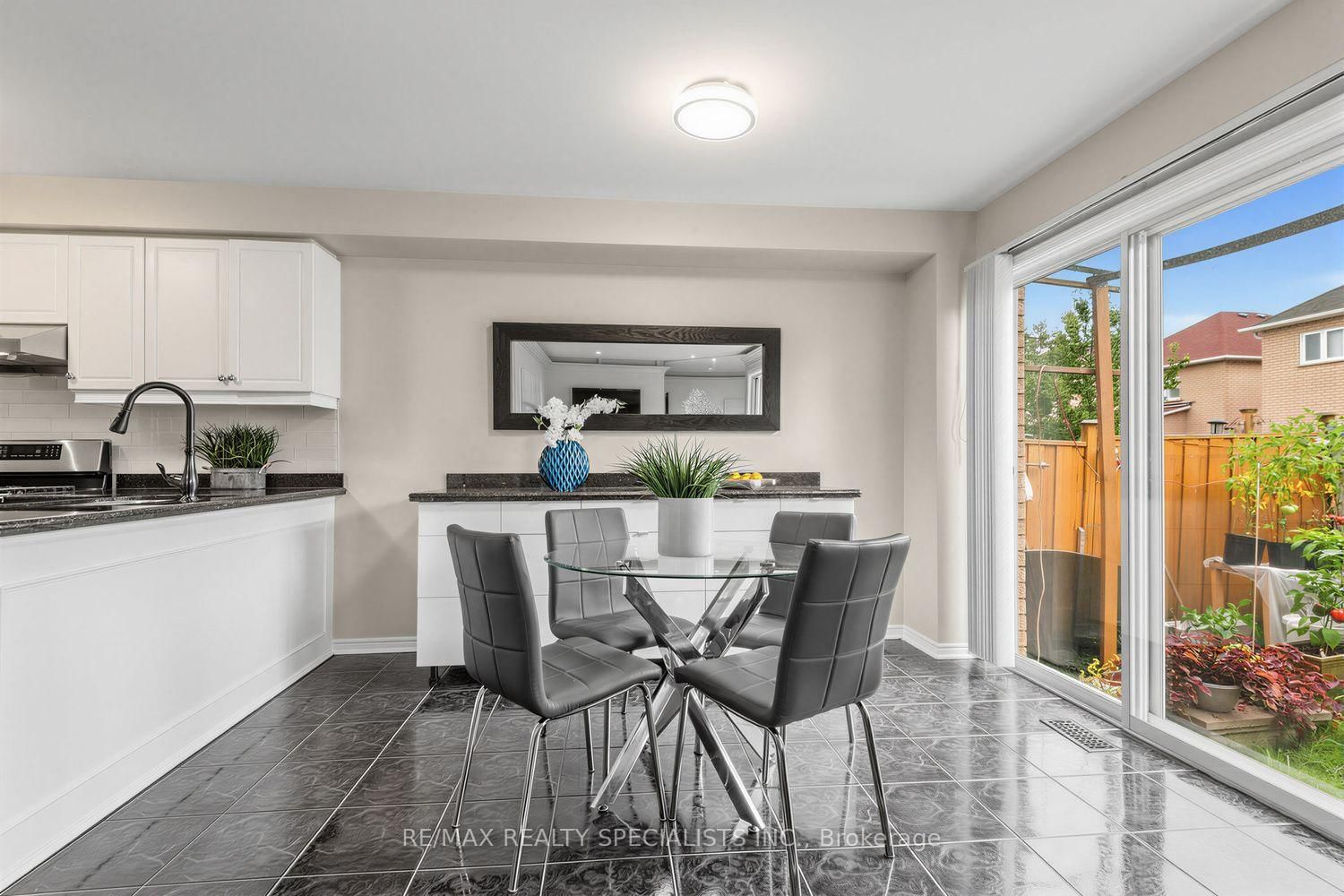 42 STANLEY Lane • Markham, ON photo 10