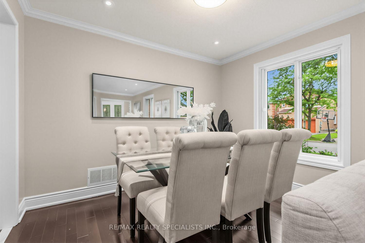 42 STANLEY Lane • Markham, ON photo 6