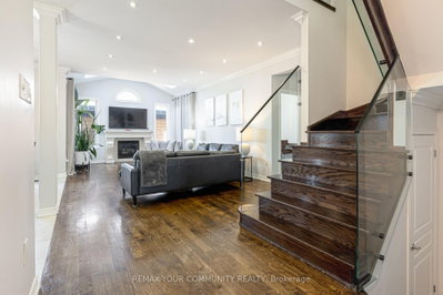 47 Vandervoort Drive • Richmond Hill, ON photo 9