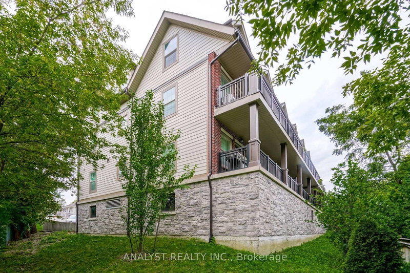 218 - 10425 Islington Avenue