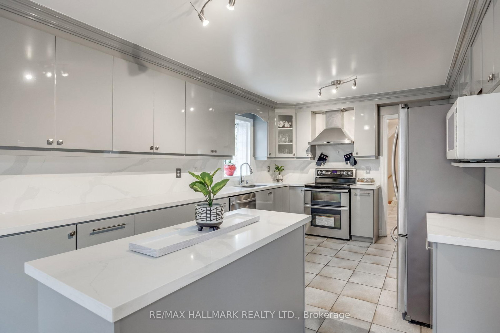 381 St. Joan Of Arc Avenue • Vaughan, ON photo 17