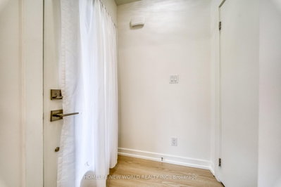 99-370D Red Maple Road, Richmond Hill, ON, photo 4