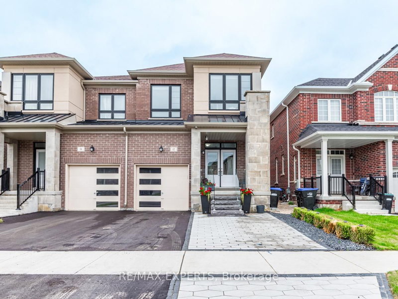 12 Ferragine Crescent
