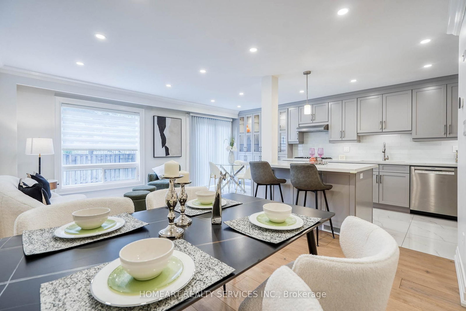 2 Camelot Way • Markham, ON photo 14