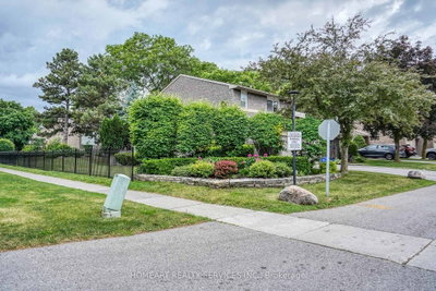 2 Camelot Way • Markham, ON photo 4