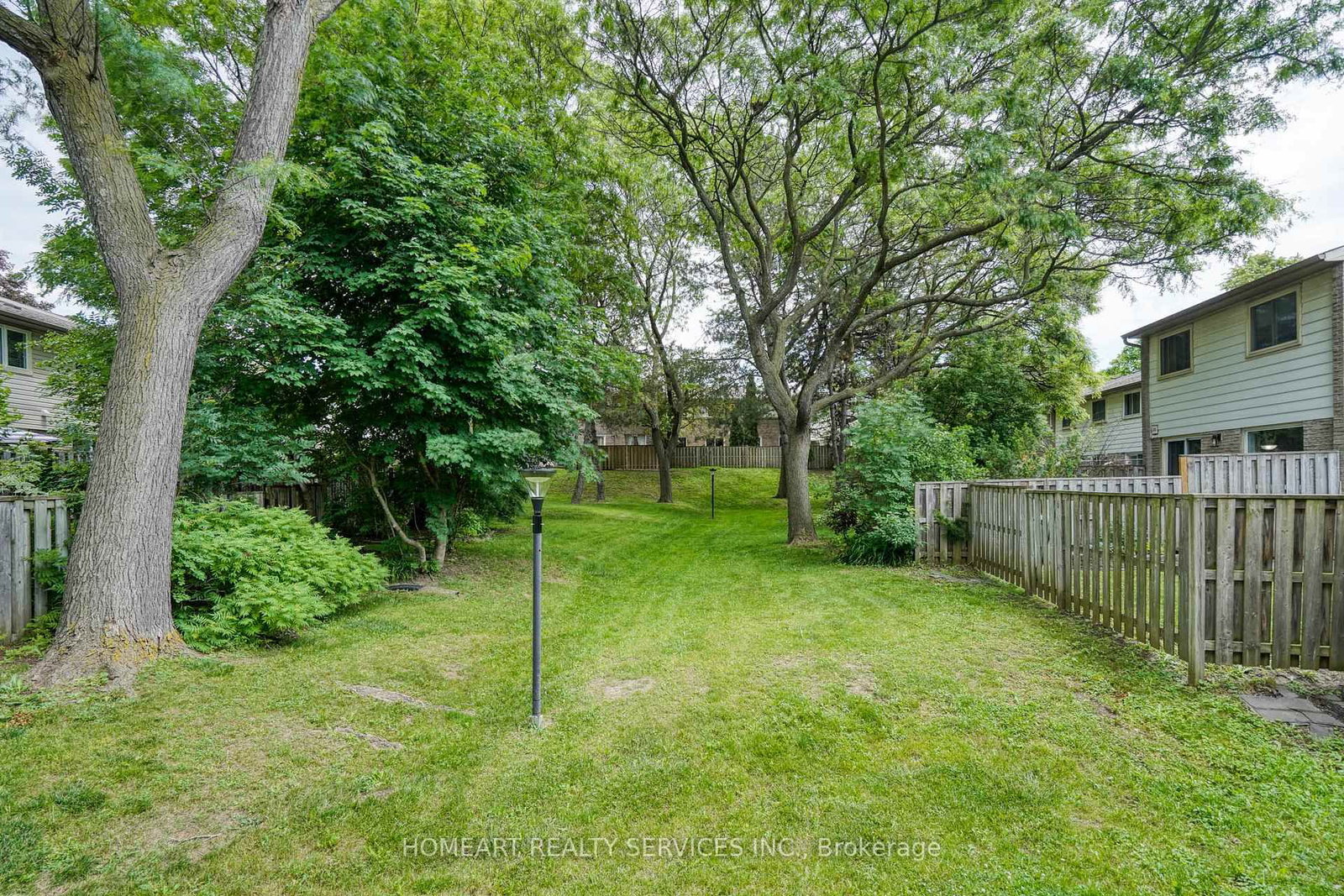 2 Camelot Way • Markham, ON photo 35