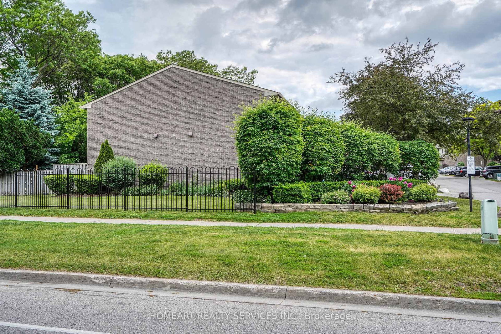 2 Camelot Way • Markham, ON photo 36