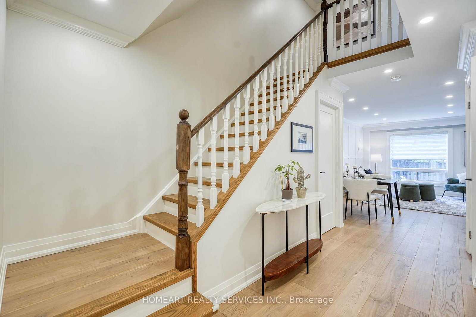 2 Camelot Way • Markham, ON photo 5