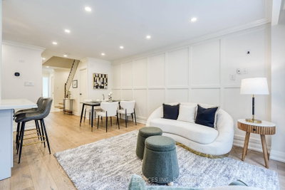 2 Camelot Way • Markham, ON photo 9