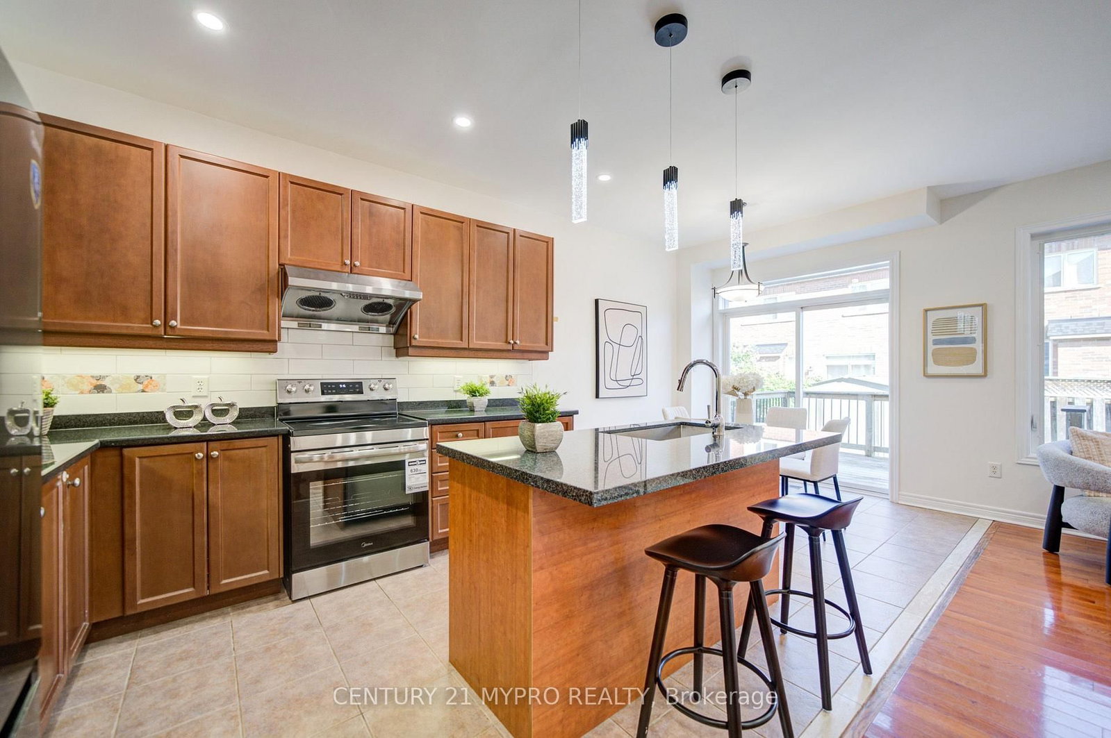73 Pillar Rock Crescent • Markham, ON photo 5