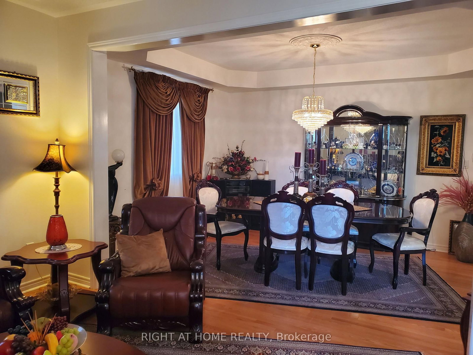 101 Townwood Drive • Richmond Hill, ON photo 9