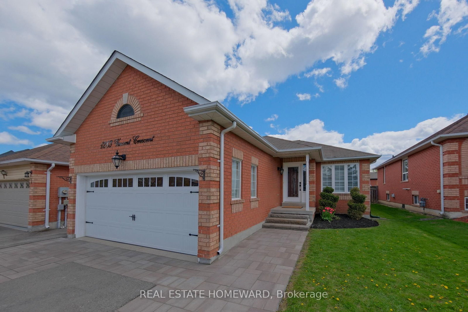 1283 Vincent Crescent • Innisfil, ON photo 2