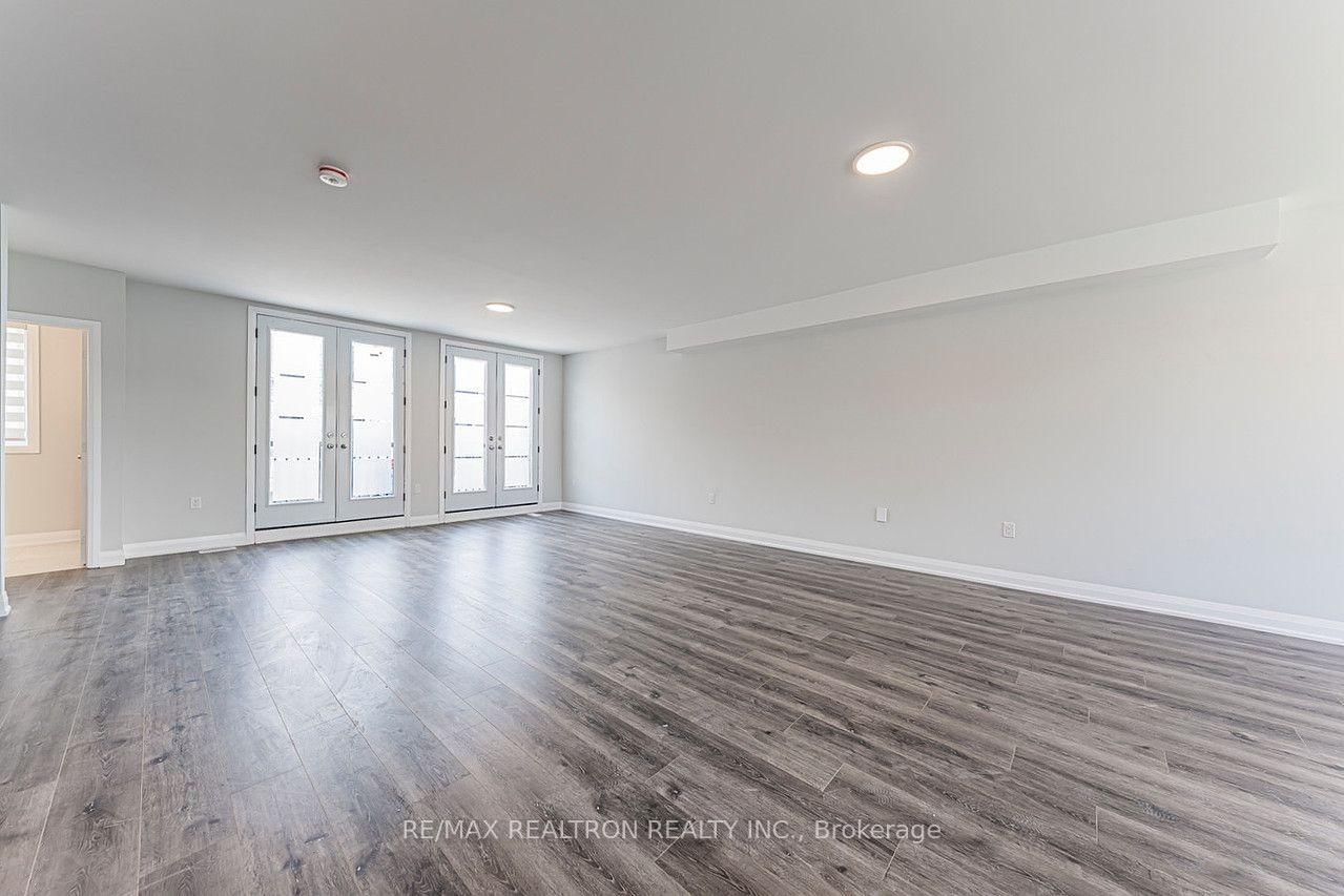 260 Eagle Street • #09 • Newmarket, ON photo 15