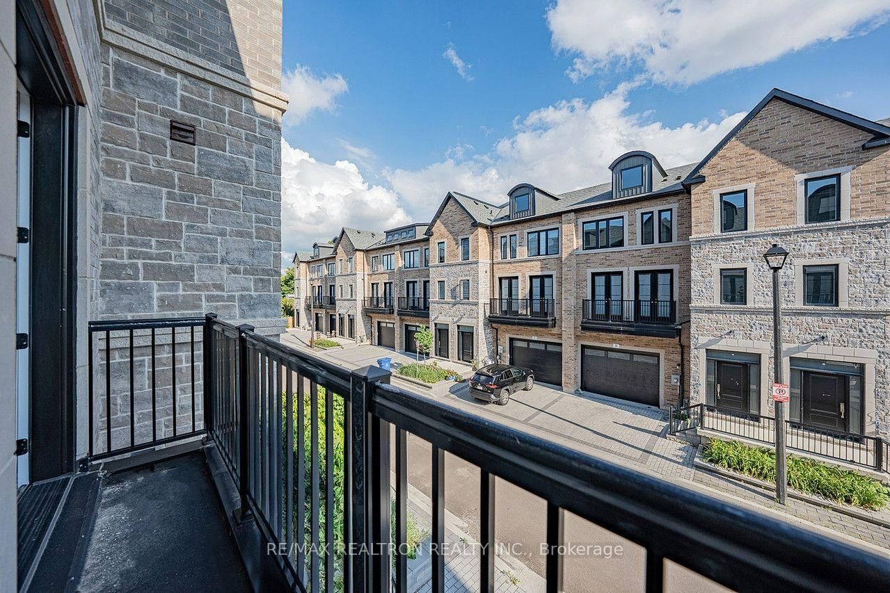 260 Eagle Street • #09 • Newmarket, ON photo 16