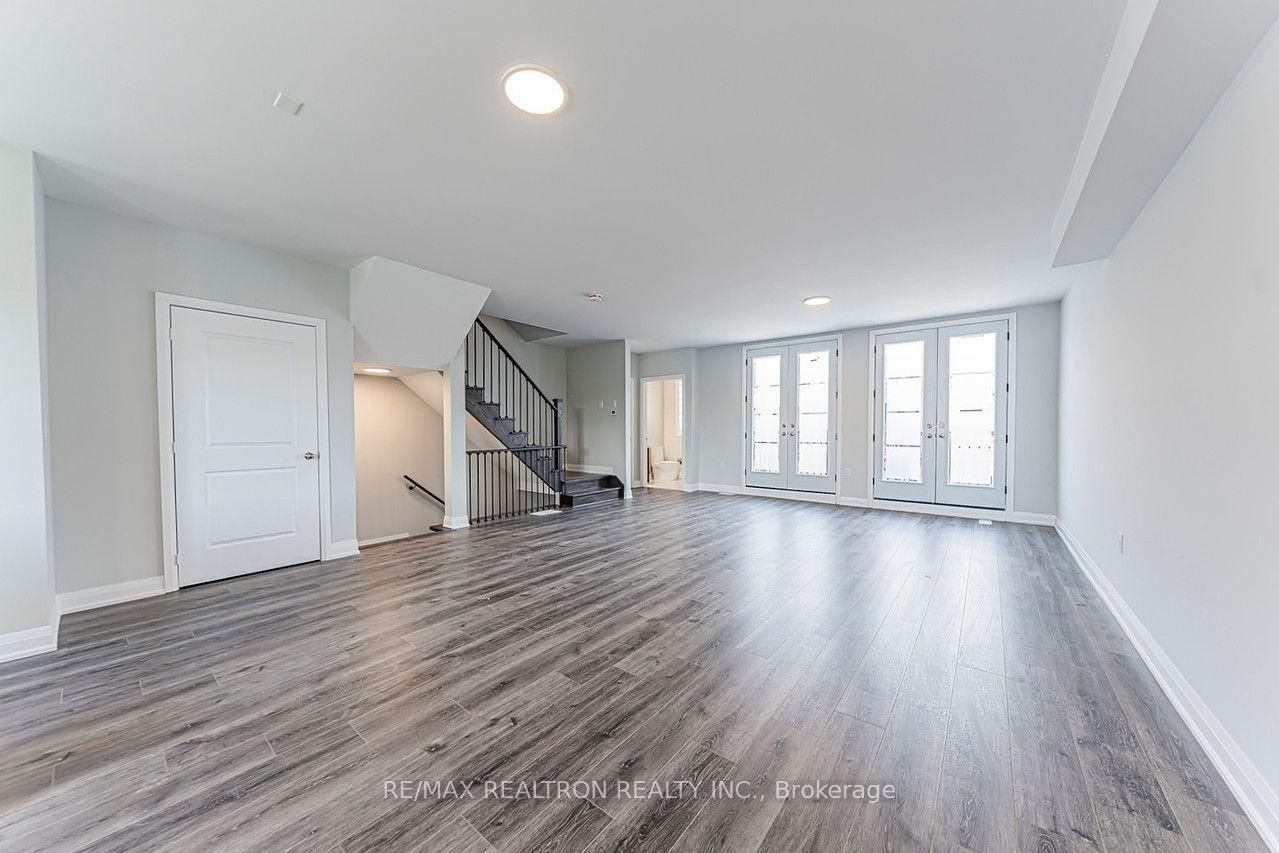 260 Eagle Street • #09 • Newmarket, ON photo 18