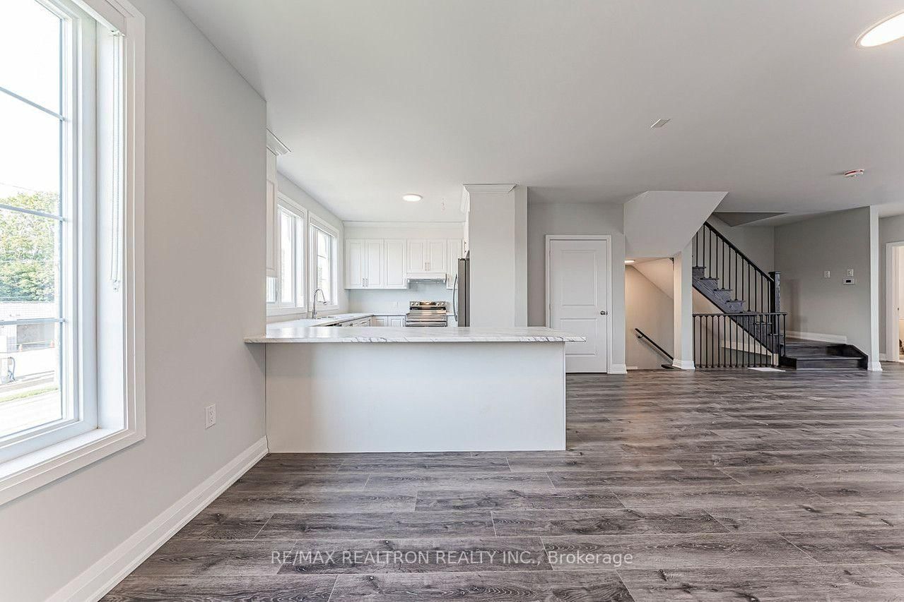 260 Eagle Street • #09 • Newmarket, ON photo 21